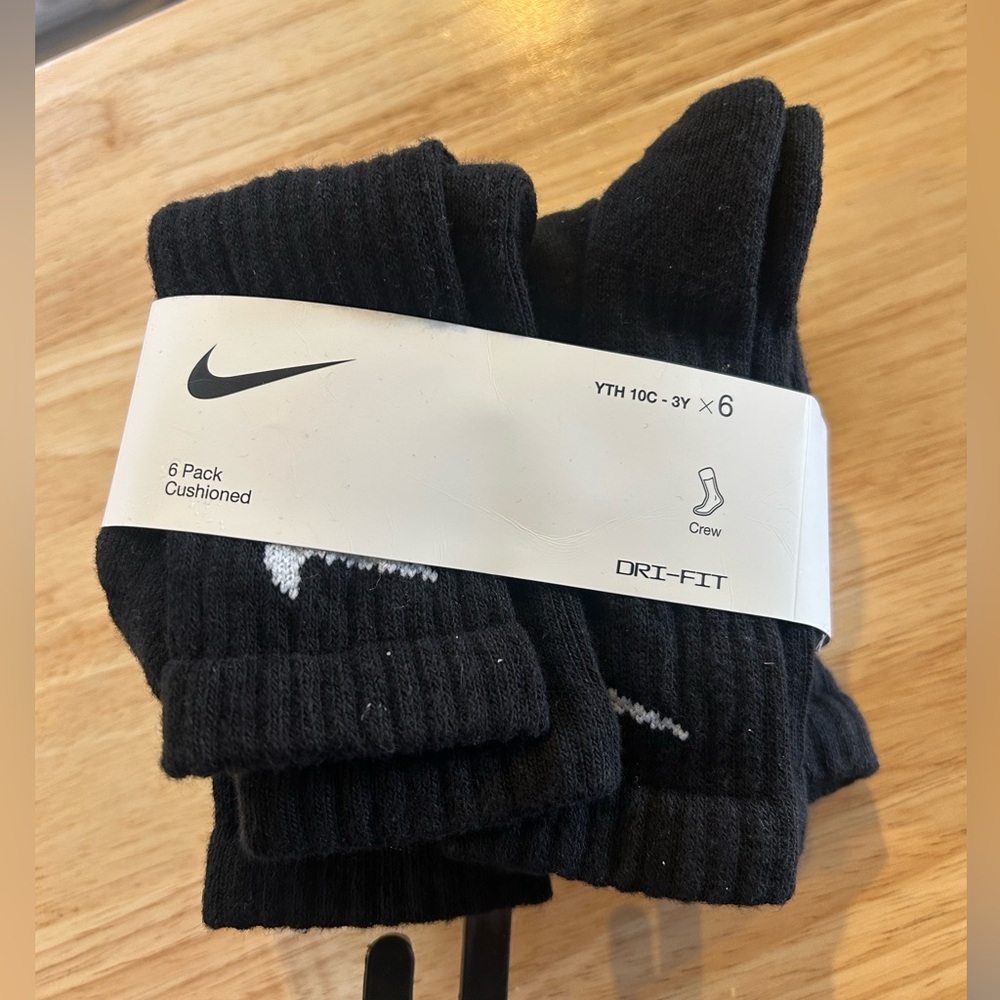 Black Nike socks 6 pack 10c-3y
